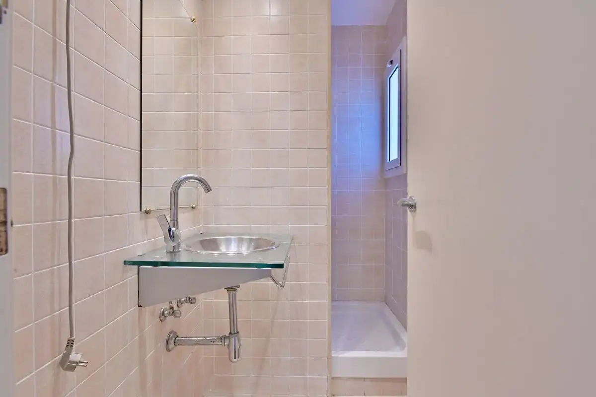 Baño de Piso en venta en Barcelona con Calefacción, Terraza y Balcón