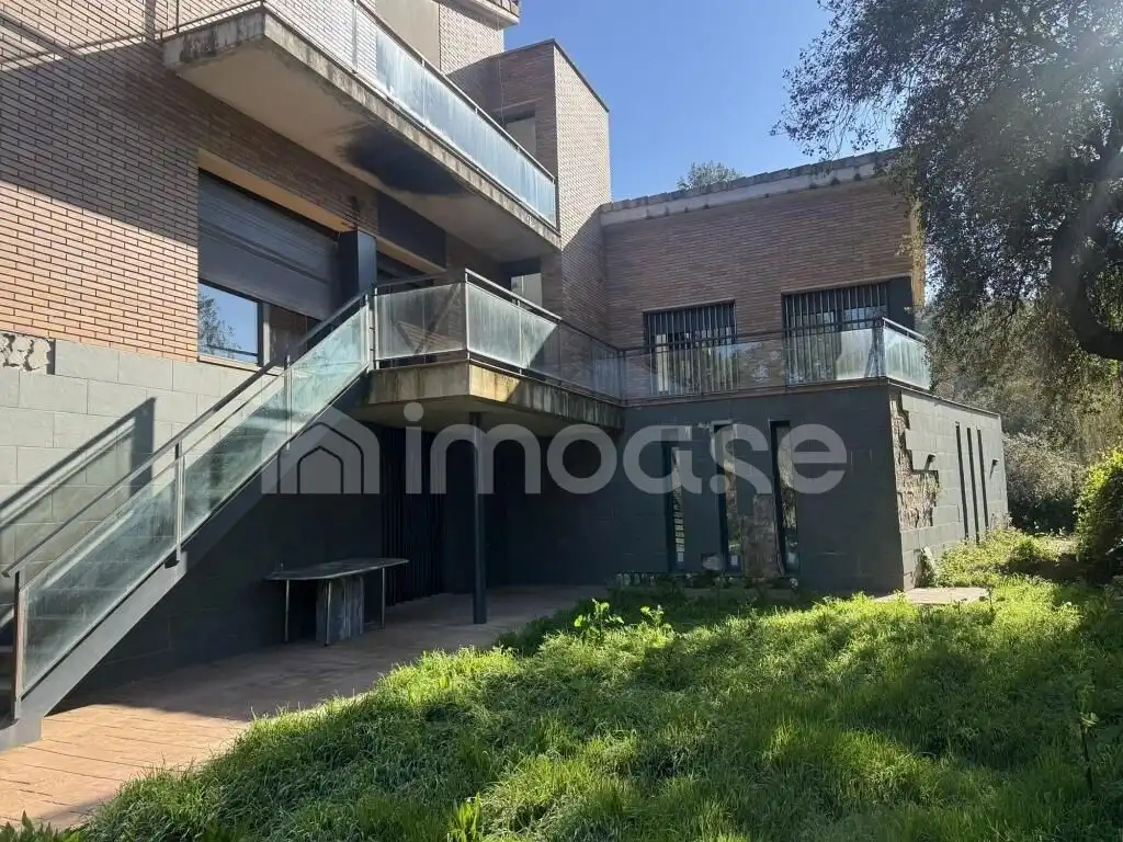 Vista exterior de Casa o xalet en venda en Castellnou de Bages amb Jardí privat, Terrassa i Balcó