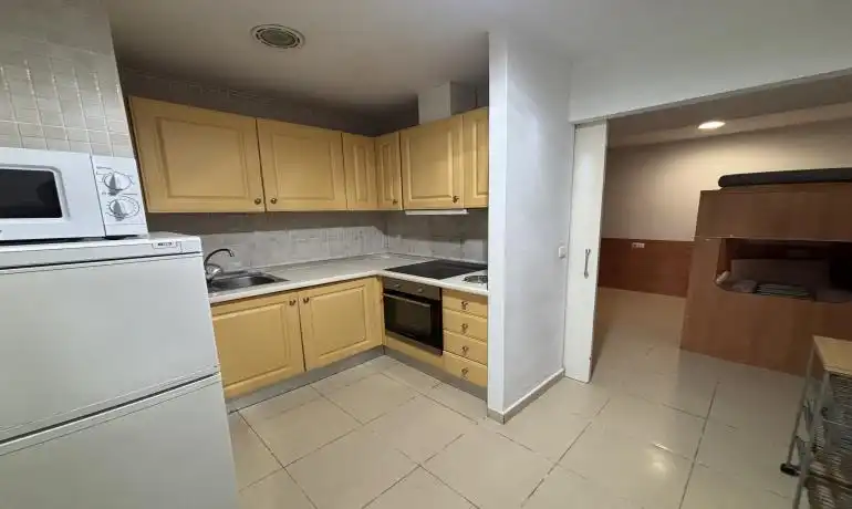 Cuina de Planta baixa en venda en Roses amb Calefacció, Jardí privat i Moblat