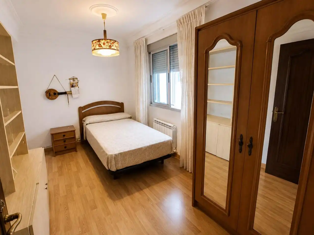 Habitación de Piso en venta en Zaragoza con Calefacción, Parquet y Terraza