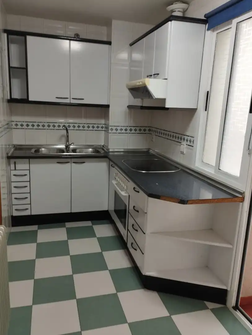 Wohnung mit Aufzug zum Verkauf in Calle Madrilas 4