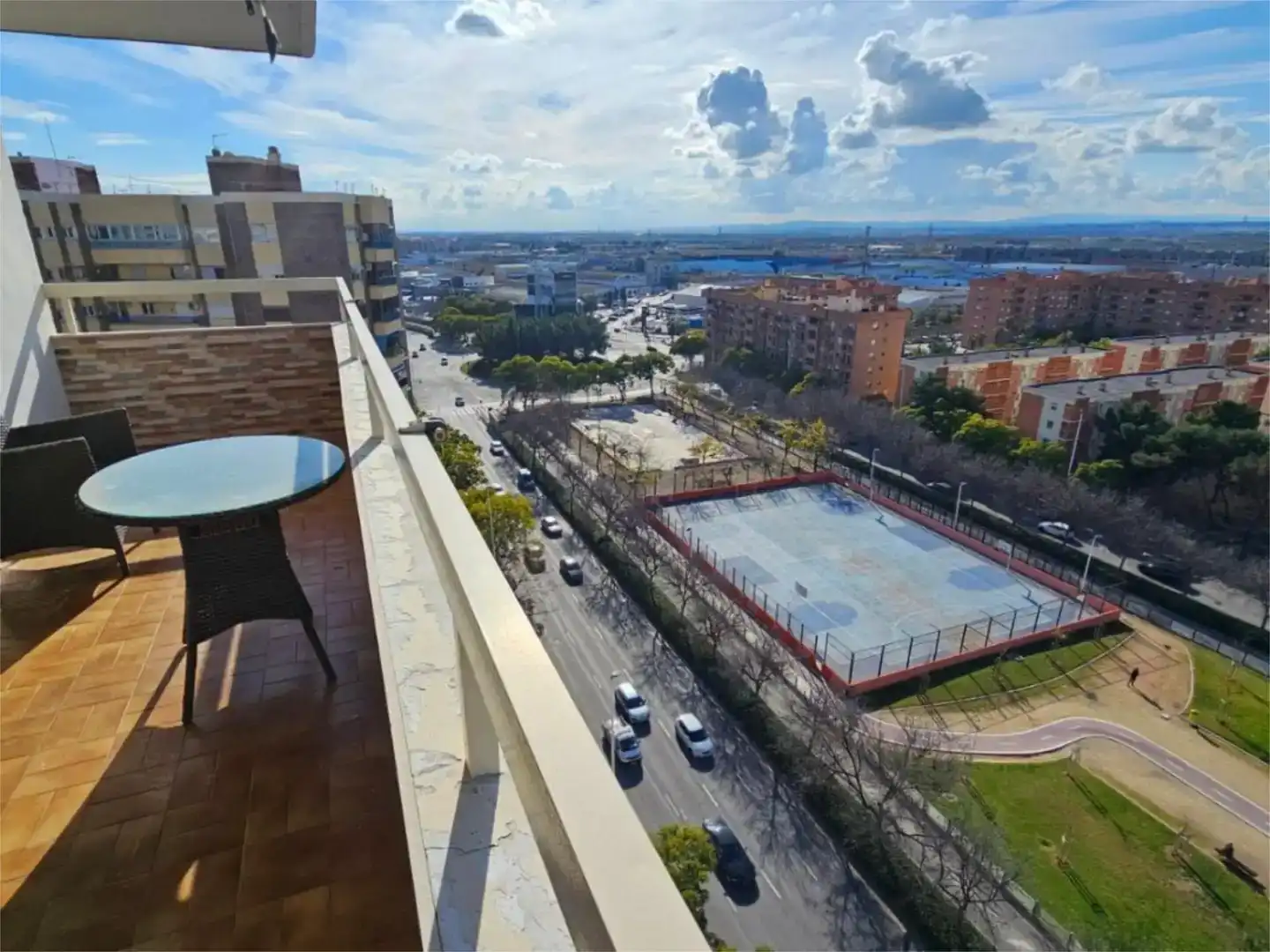 Außenansicht von Wohnung zum Verkauf in  Valencia Capital mit Klimaanlage und Balkon