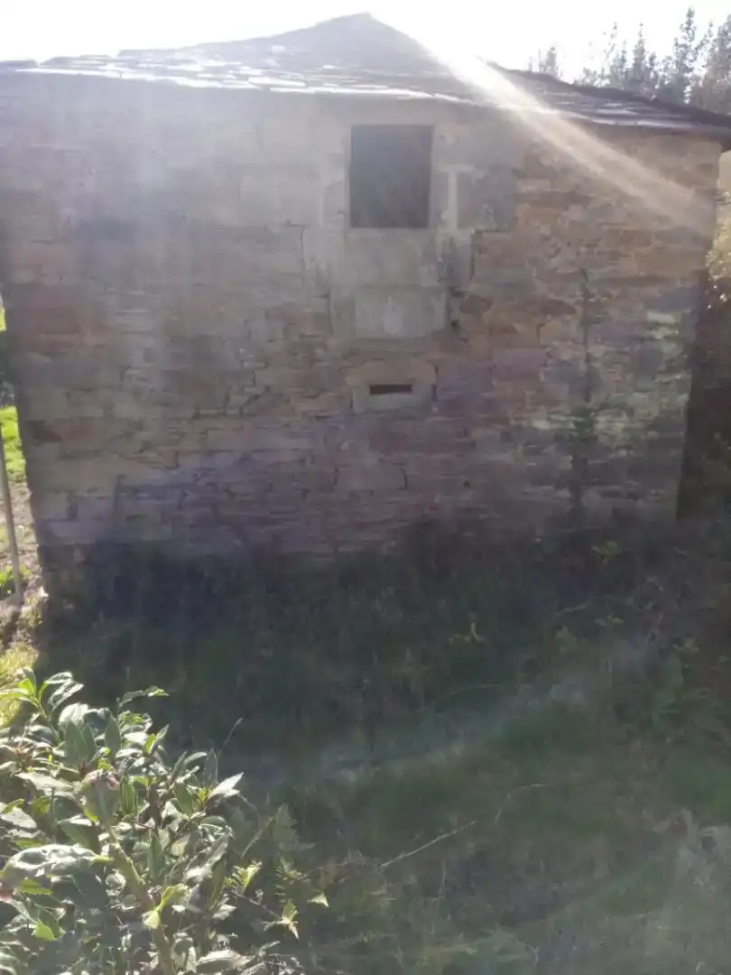 Vista exterior de Pis en venda en Monfero amb Jardí privat, Traster i Forn