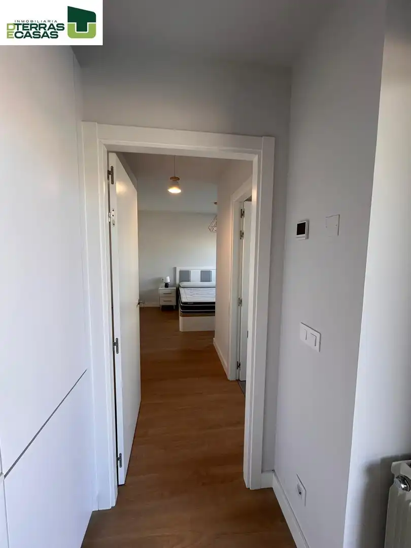 Piso de alquiler en Pontevedra Capital  con Calefacción, Terraza y Trastero