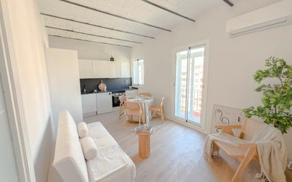 Bedroom of Flat for sale in  Barcelona Capital  with Air Conditioner, Heating and Oven