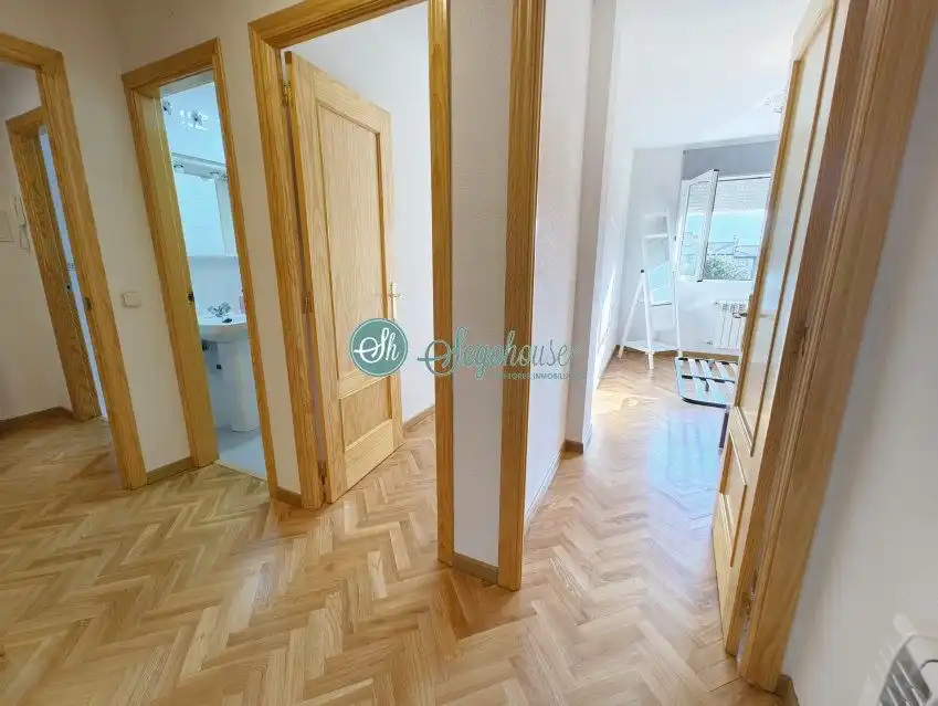 Wohnung zur Miete in Segovia mit Heizung, Parkett und Terrasse