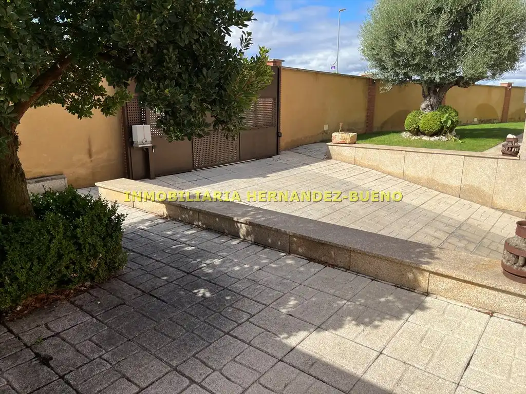 Jardín de Casa o chalet en venta en Carbajosa de la Sagrada con Aire acondicionado, Calefacción y Jardín privado