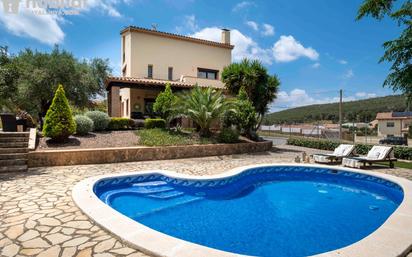 Schwimmbecken von Haus oder Chalet zum verkauf in Avinyonet del Penedès mit Heizung, Privatgarten und Terrasse