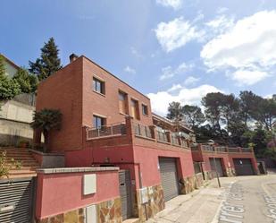 Vista exterior de Casa adosada en venda en Sant Quirze del Vallès amb Terrassa