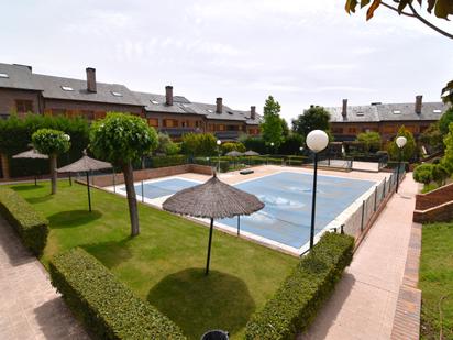 Jardí de Casa o xalet en venda en Boadilla del Monte amb Aire condicionat i Terrassa