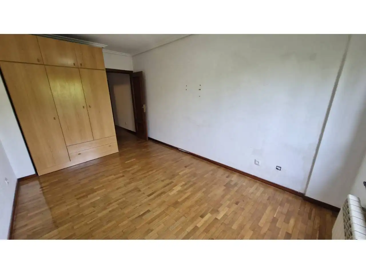 Dormitori de Pis en venda en  Logroño amb Calefacció, Parquet i Terrassa