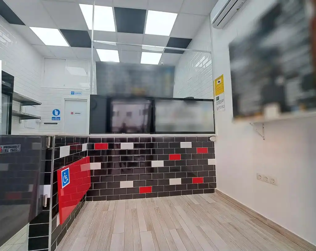 Local comercial en alquiler en Calle Sagitario, imagen 4