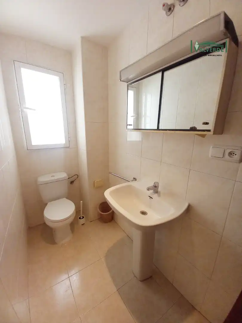 Bathroom of Flat for rent in Granada  with Heating, Furnished and Washing machine