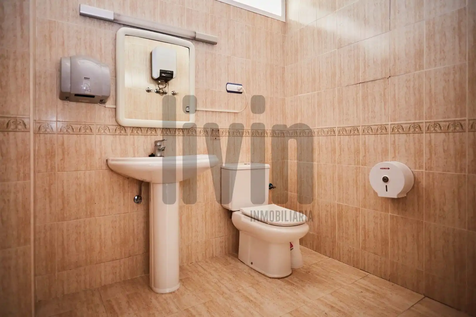Baño de Oficina en venta en Jaén con Aire acondicionado y Calefacción