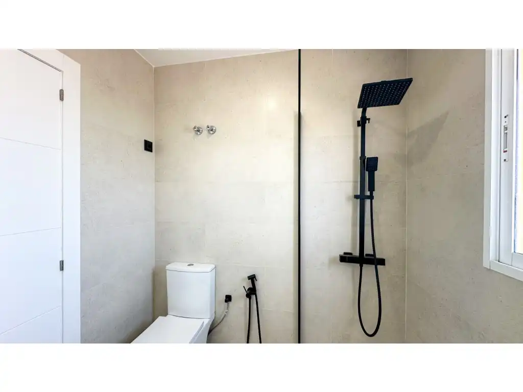 Bany de Casa o xalet en venda en Orihuela amb Aire condicionat, Jardí privat i Terrassa