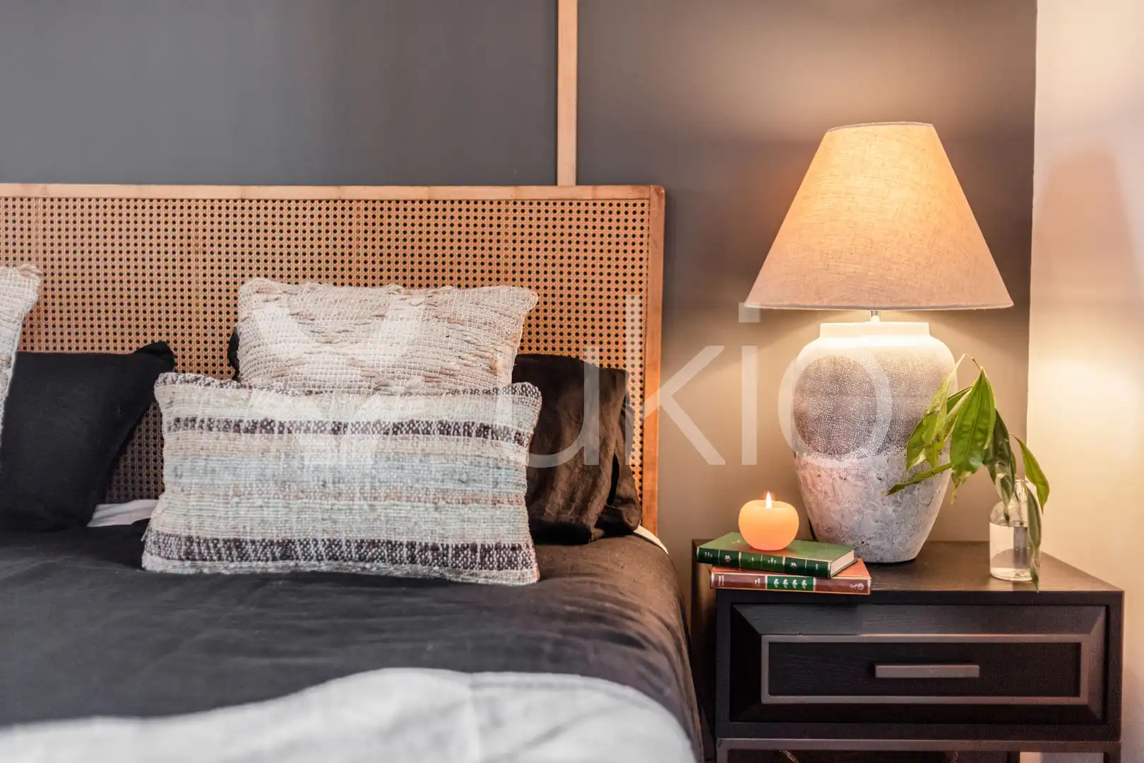 Dormitori de Apartament de lloguer en Madrid amb Aire condicionat, Calefacció i Moblat