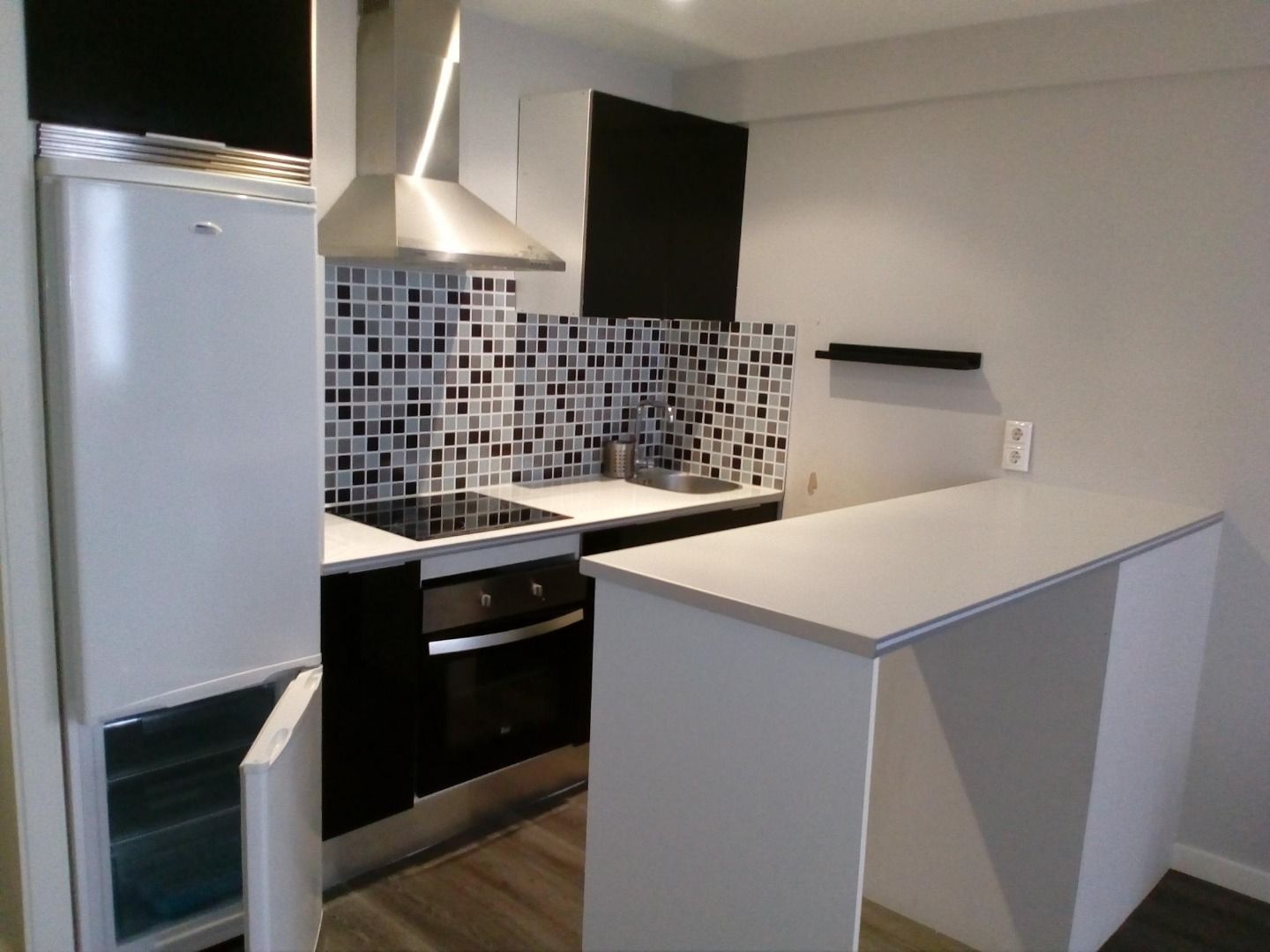 Kitchen of Flat to rent in A Coruña Capital   with Heating, Oven and Washing machine