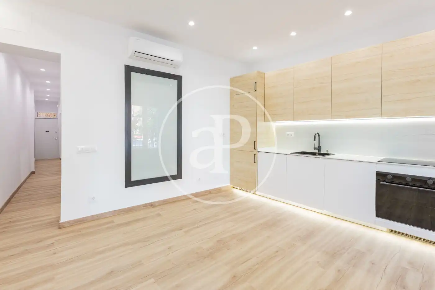 Piso en venta en Madrid con Calefacción y Balcón
