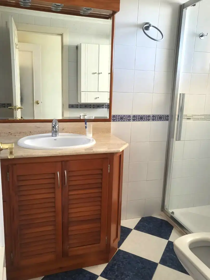 Baño de Dúplex en venta en Rincón de la Victoria con Aire acondicionado, Terraza y Trastero
