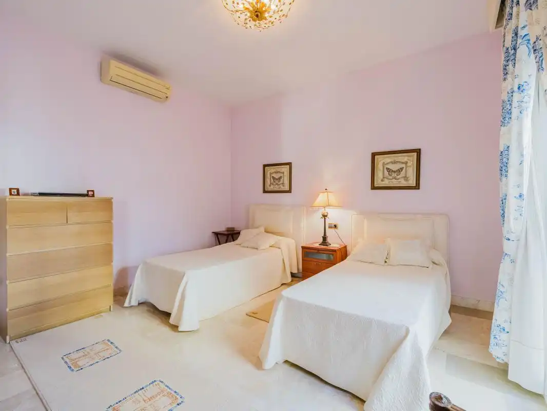 Habitación de Casa o chalet en venta en Benalmádena con Aire acondicionado, Calefacción y Jardín privado