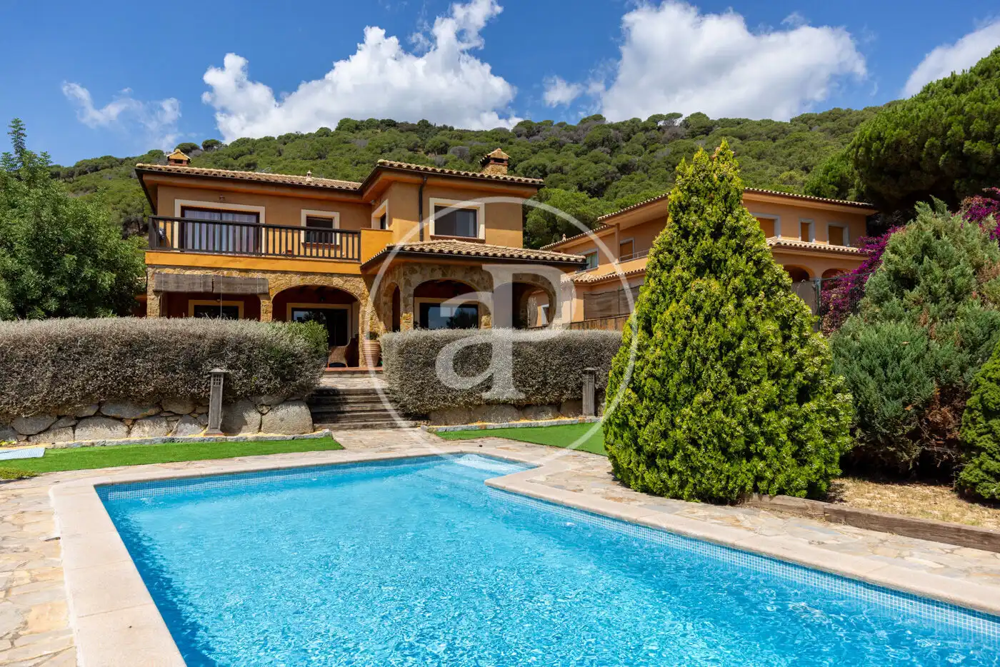 Vista exterior de Casa o xalet en venda en Argentona amb Aire condicionat, Calefacció i Jardí privat