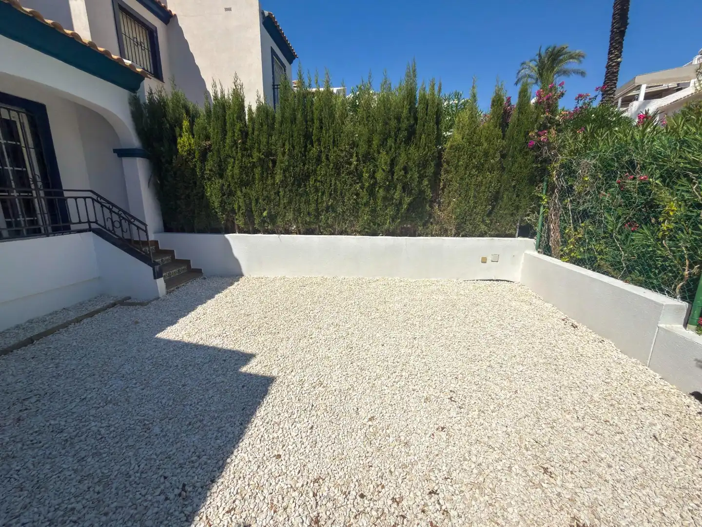 Terrassa de Casa adosada en venda en Orihuela amb Jardí privat, Terrassa i Moblat