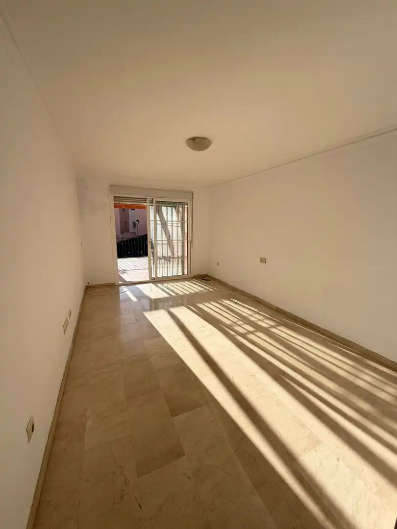 Dormitori de Casa adosada en venda en Mijas amb Calefacció, Jardí privat i Terrassa