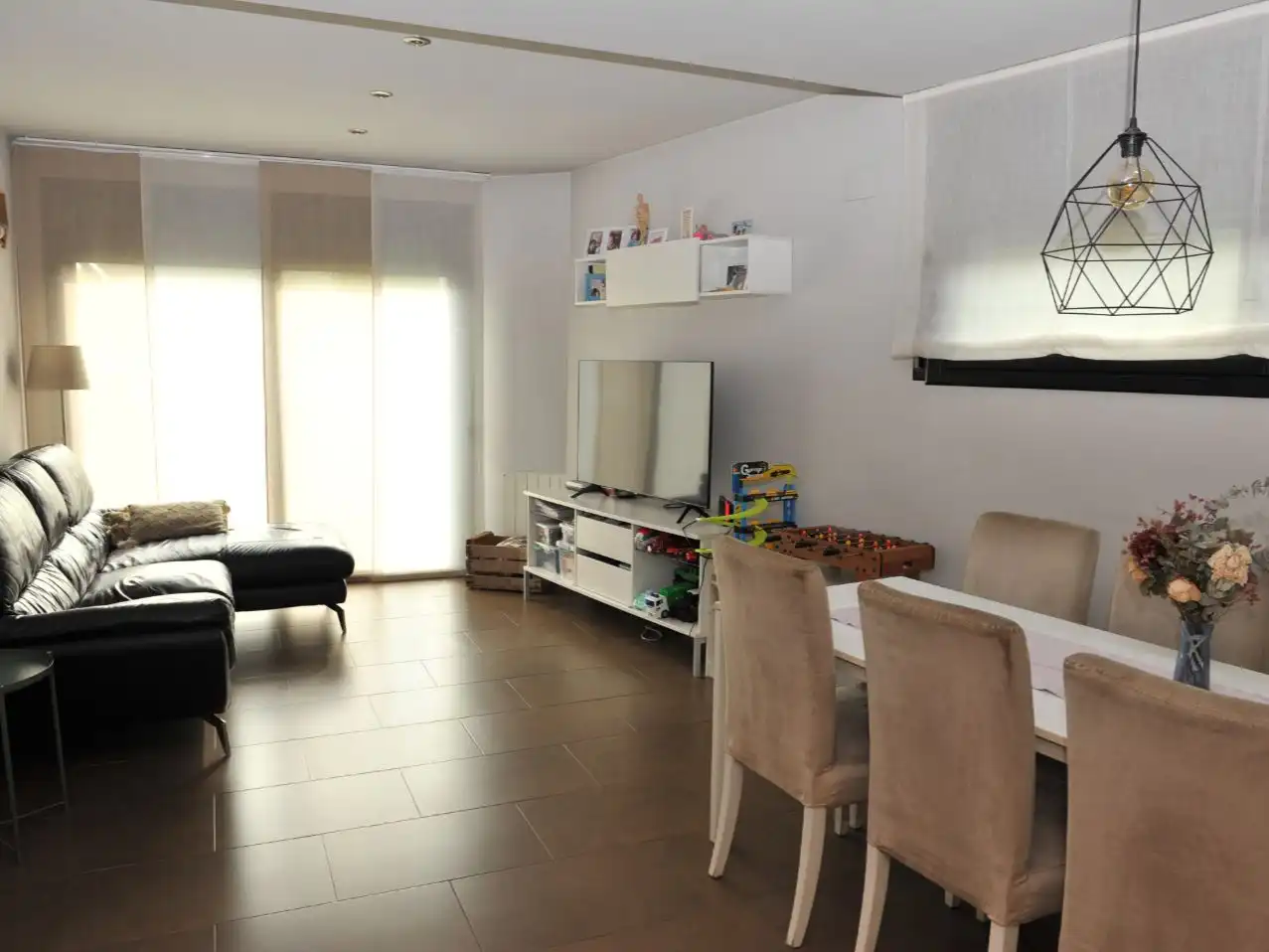 Casa aparellada amb jardí en venda a Carrer Marroc 54, imagen 5