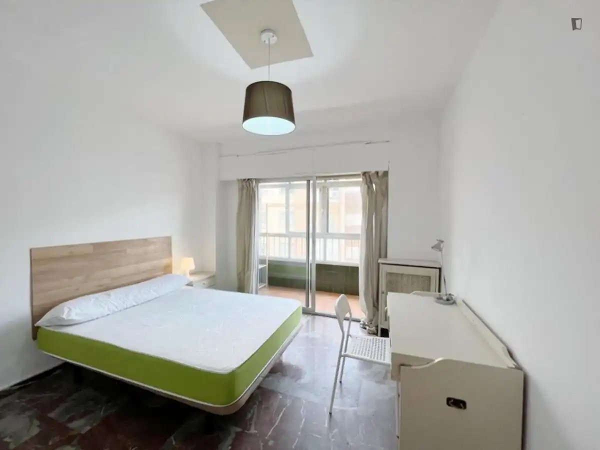 Habitación de Apartamento para compartir en  Granada Capital con Calefacción, Amueblado y Lavadora