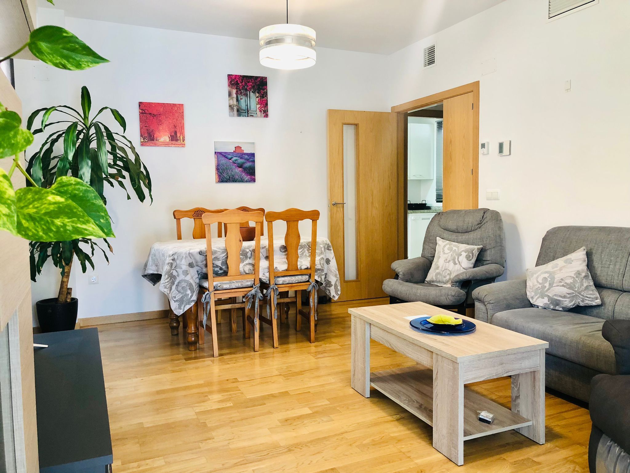 Living room of Flat to rent in Mérida  with Air Conditioner, Heating and Parquet flooring