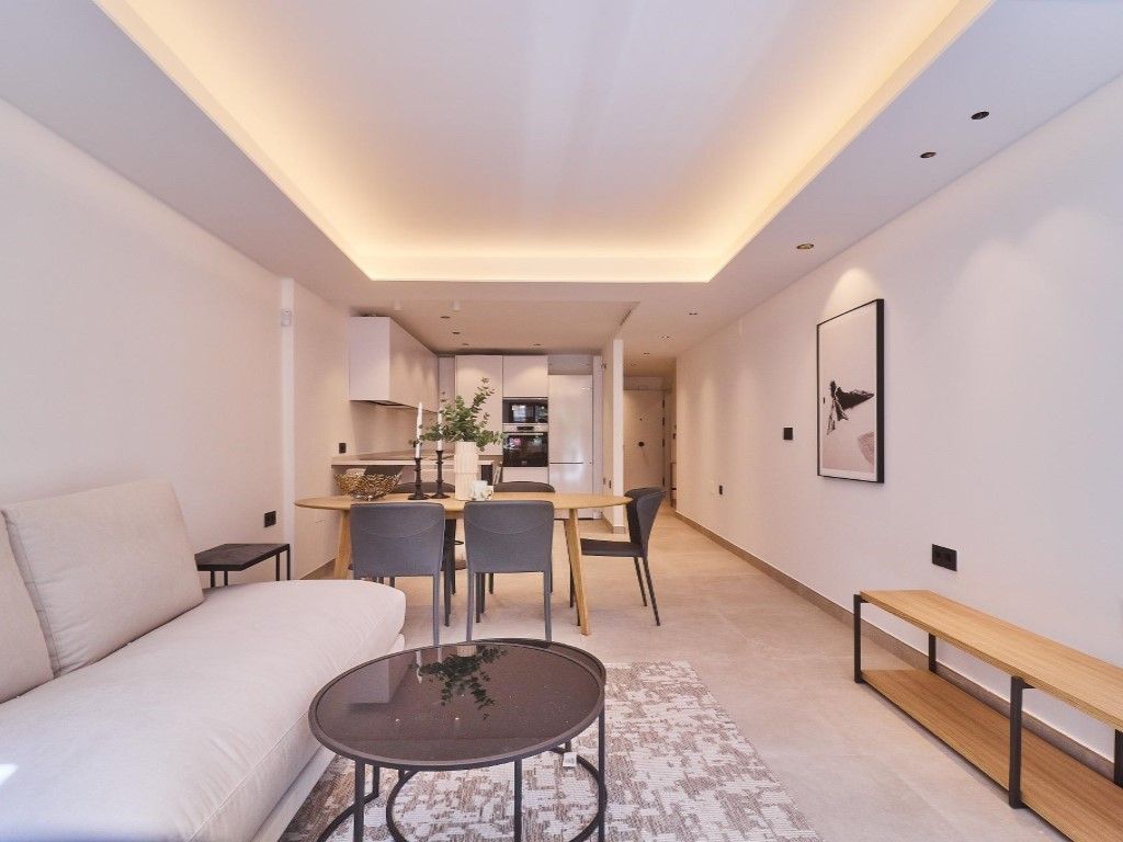 Living room of Flat for sale in Fuengirola  with Air Conditioner, Terrace and Oven