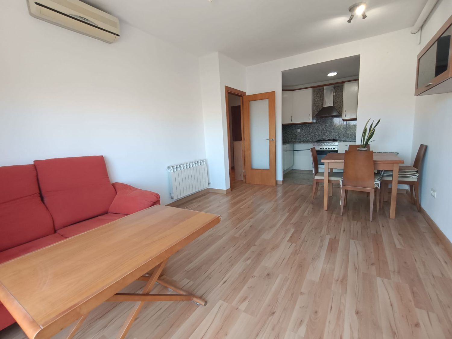 Living room of Flat for sale in Terrassa  with Air Conditioner, Heating and Parquet flooring