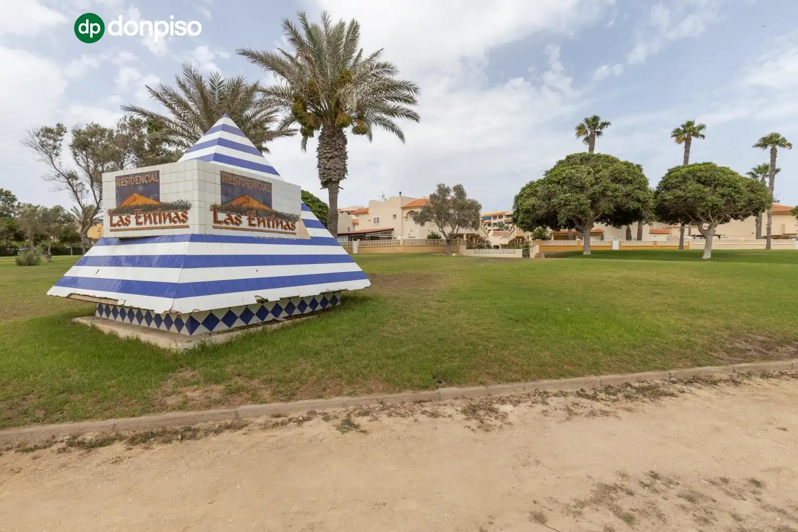 Piso en venta en El Ejido con Piscina comunitaria