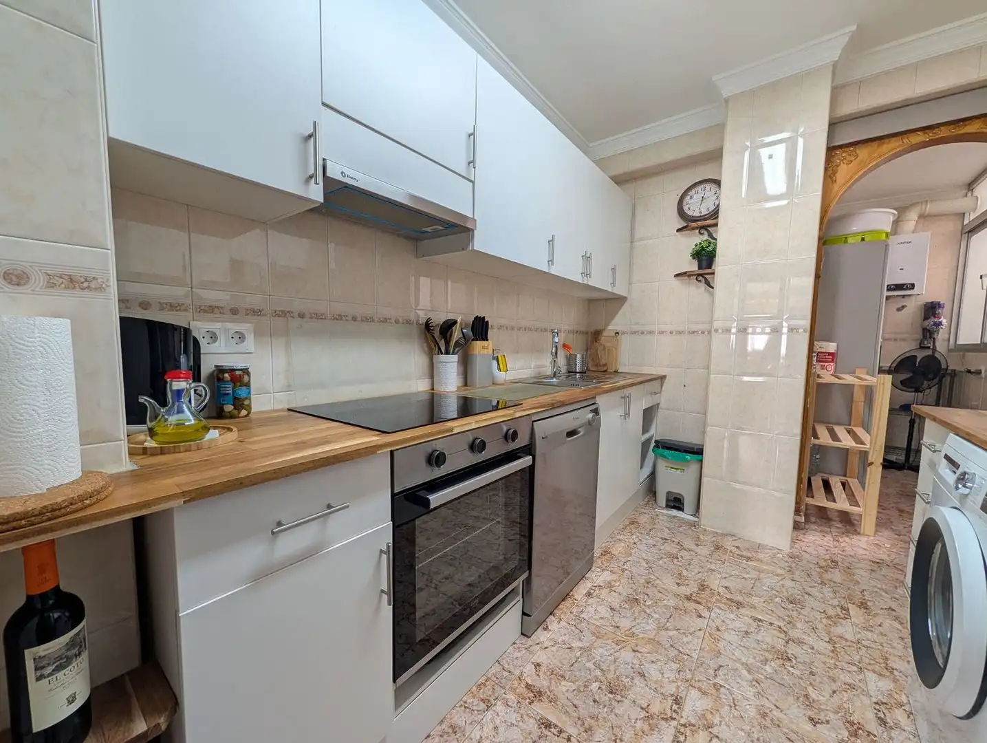 Cocina de Apartamento de alquiler en Estepona con Aire acondicionado, Calefacción y Terraza