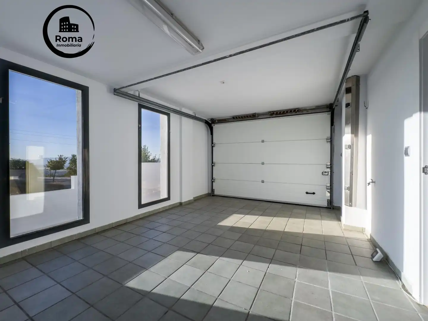 Parking de Casa o chalet en venta en La Zubia con Aire acondicionado, Calefacción y Jardín privado
