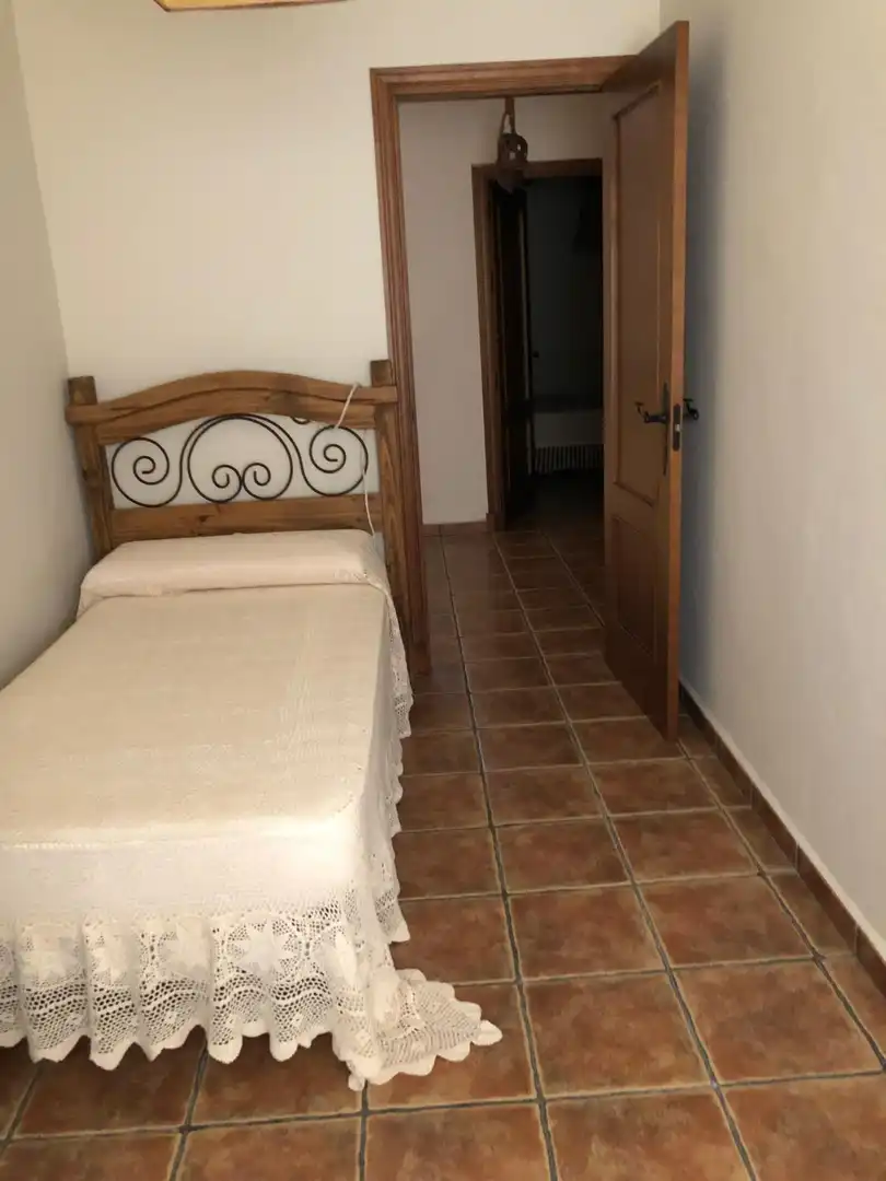 Habitación de Casa adosada en venta en Algeciras con Trastero