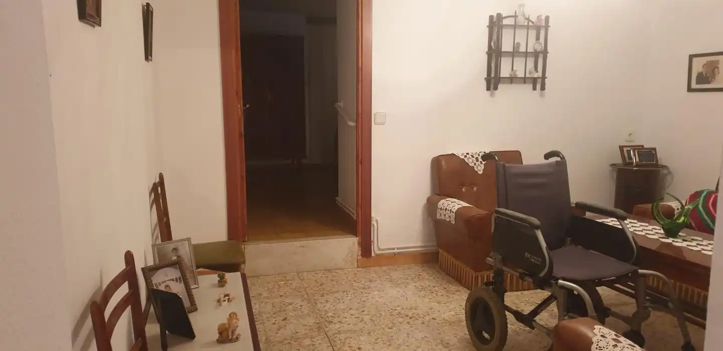 Houses for sale in Saelices  with Heating and Furnished
