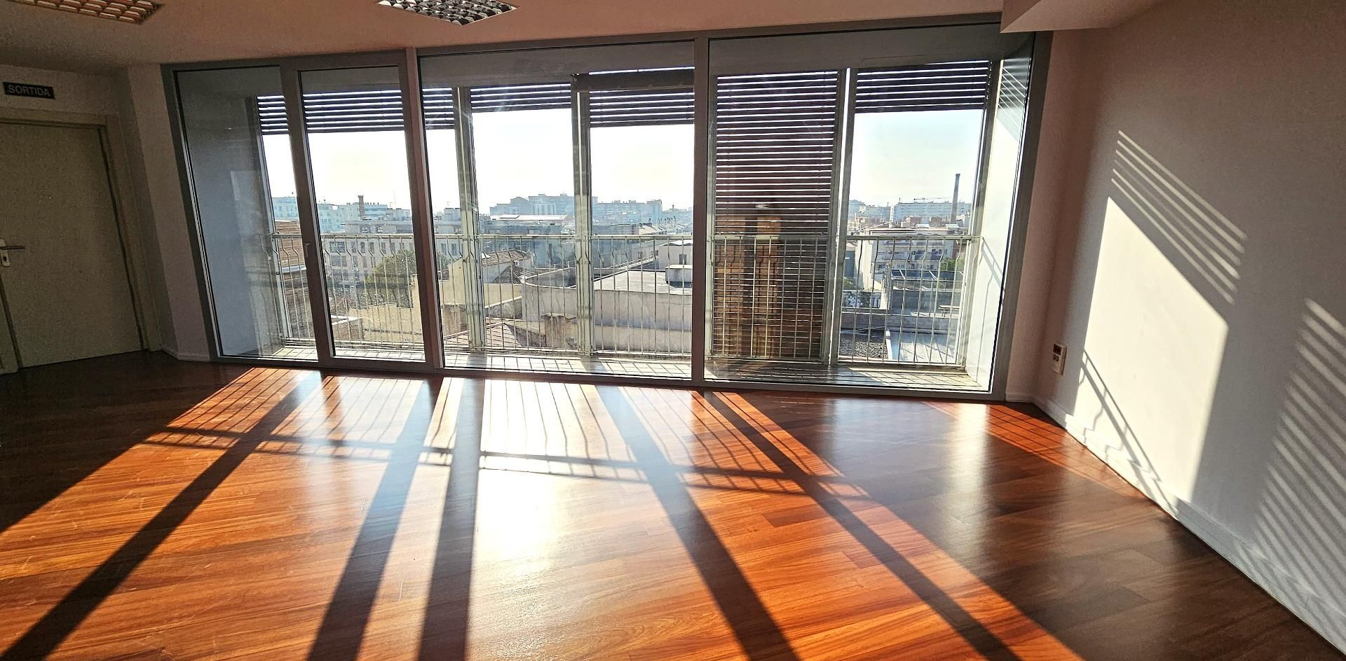 Office to rent in Carrer TRES CREUS DE LES, Centre , Centre - Sant Oleguer, Sabadell