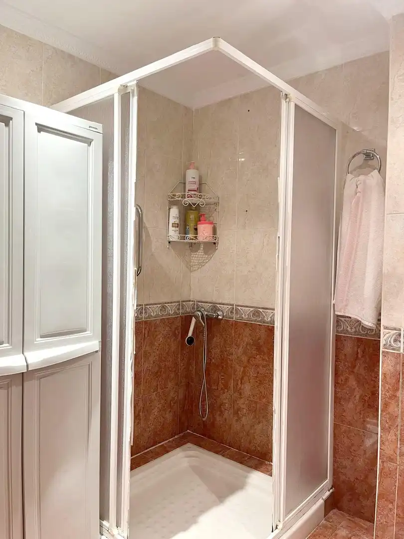 Bathroom of Flat for sale in Málaga  with Terrace and Furnished