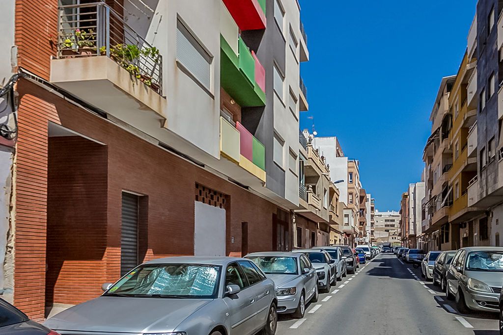 Exterior view of Premises for sale in Torrevieja