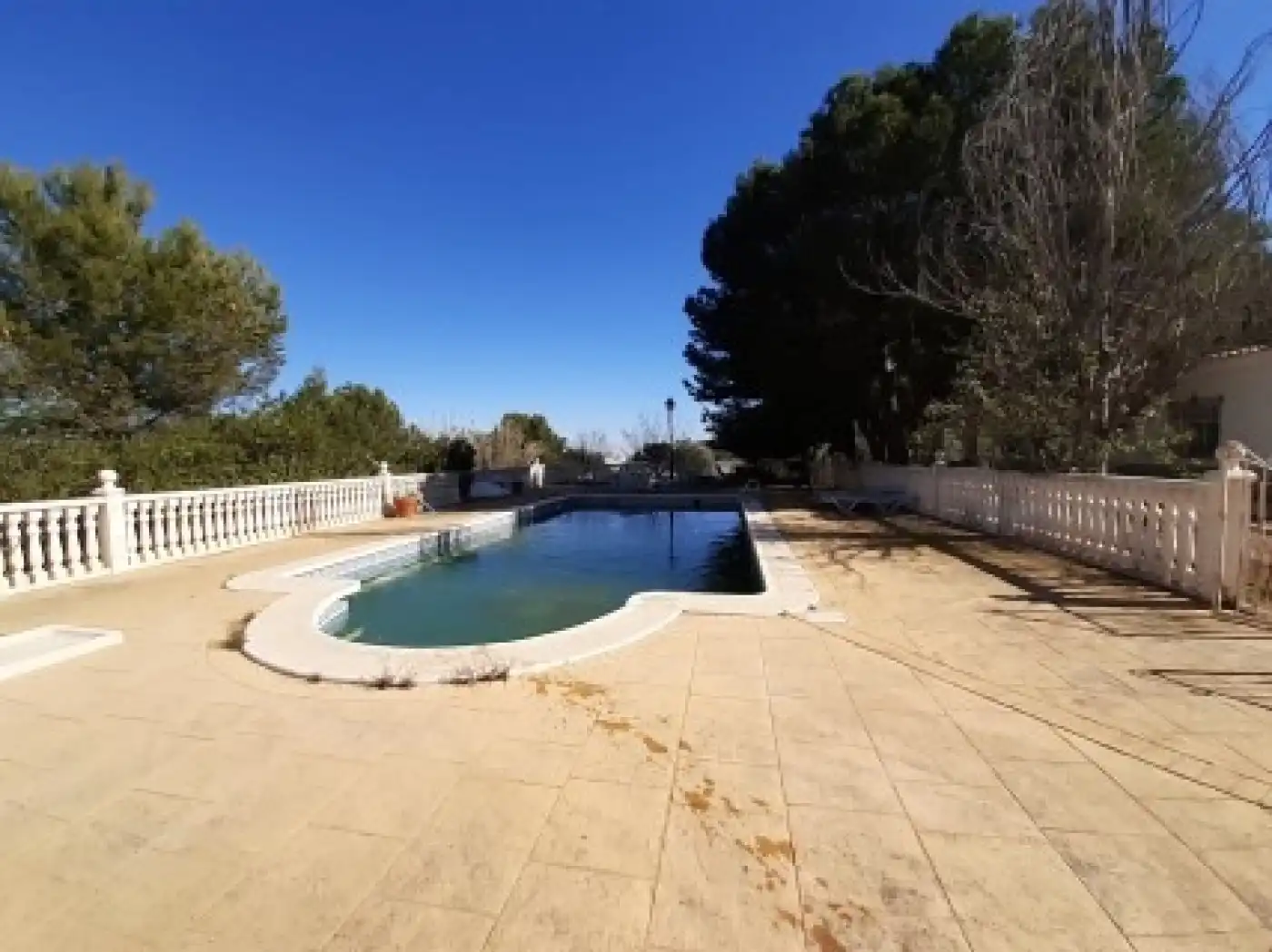 Xalet amb piscina en venda a Monóvar  / Monòver