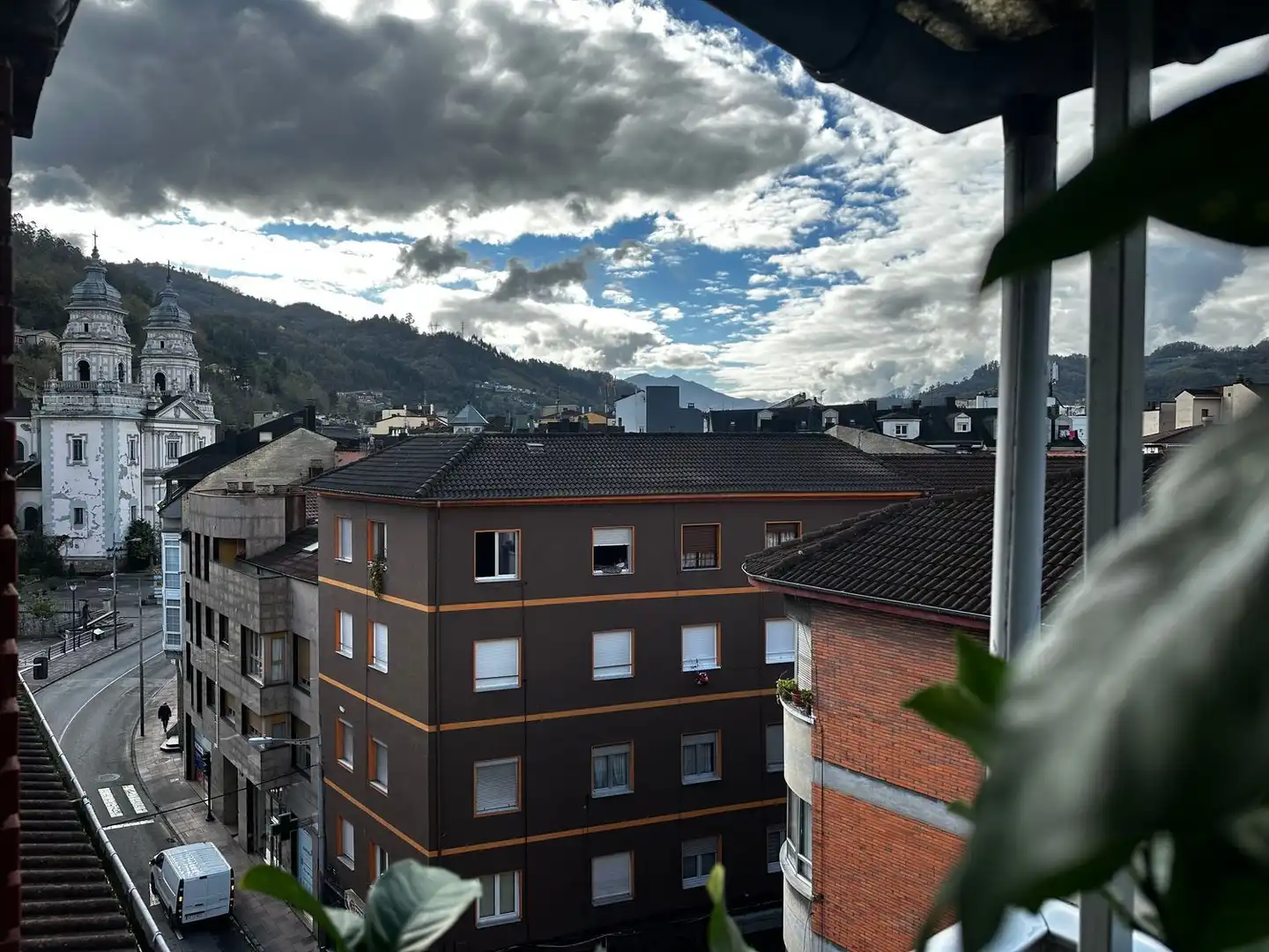 Außenansicht von Wohnung zum Verkauf in Mieres (Asturias) mit Heizung, Terrasse und Schwimmbad