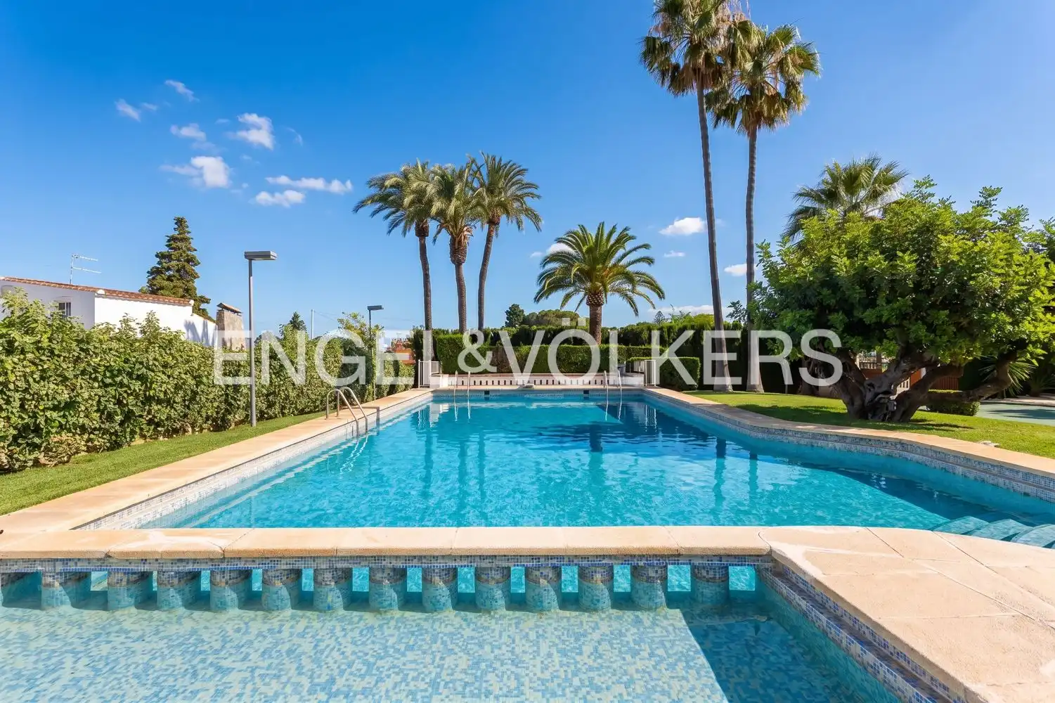 Piscina de Casa o chalet en venta en Chiva con Aire acondicionado, Calefacción y Jardín privado