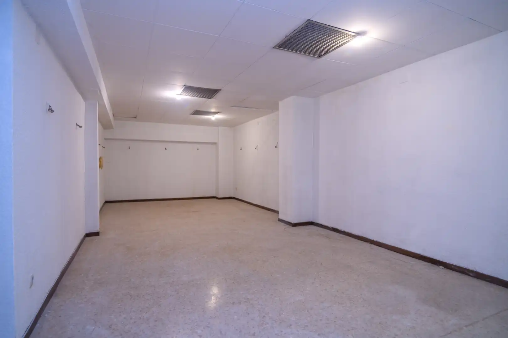 Business premises for sale in Carrer d'Àngel Guimerà, imagen 2