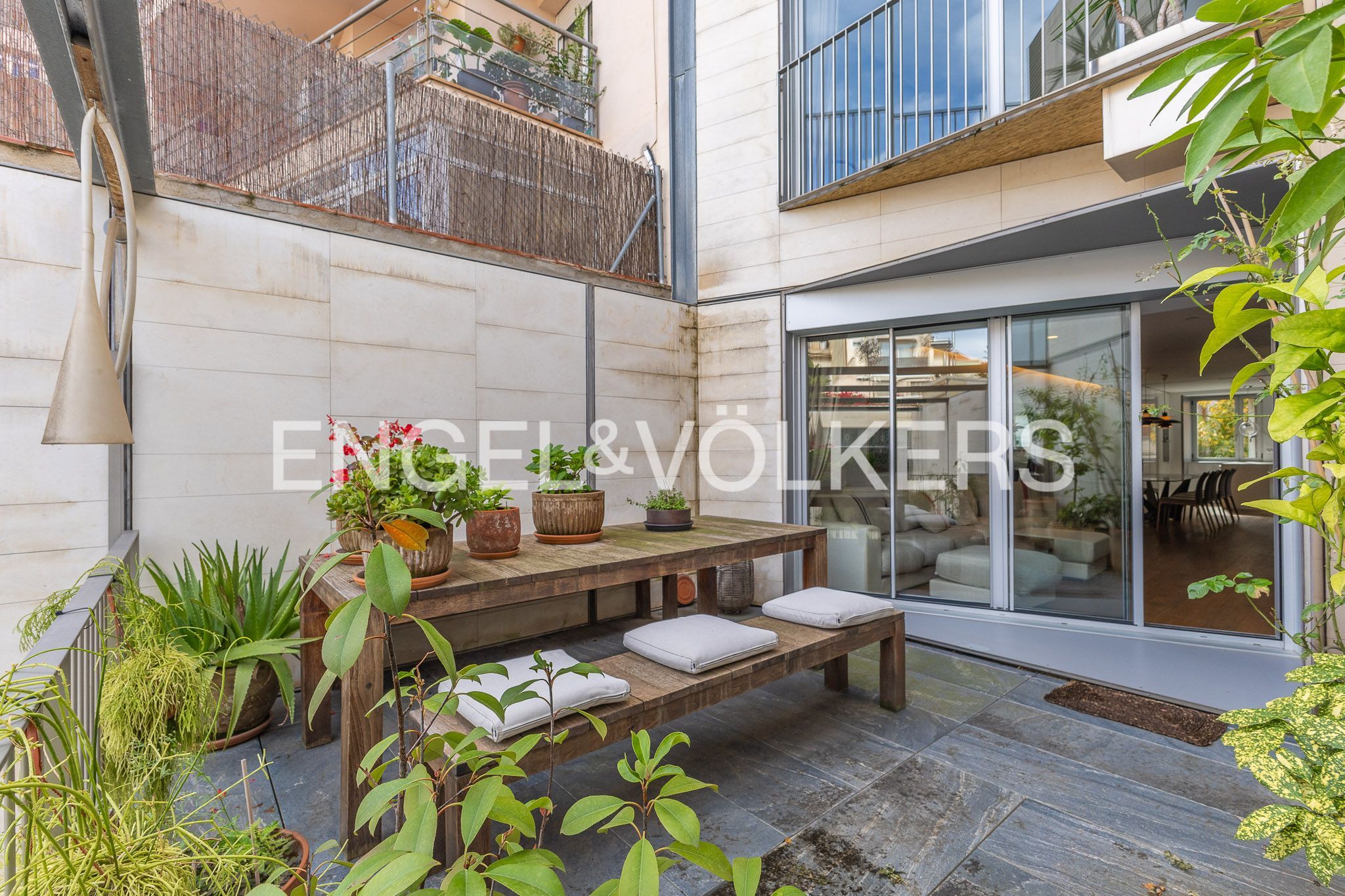 Terrace of House or chalet for sale in Terrassa  with Air Conditioner, Heating and Private garden