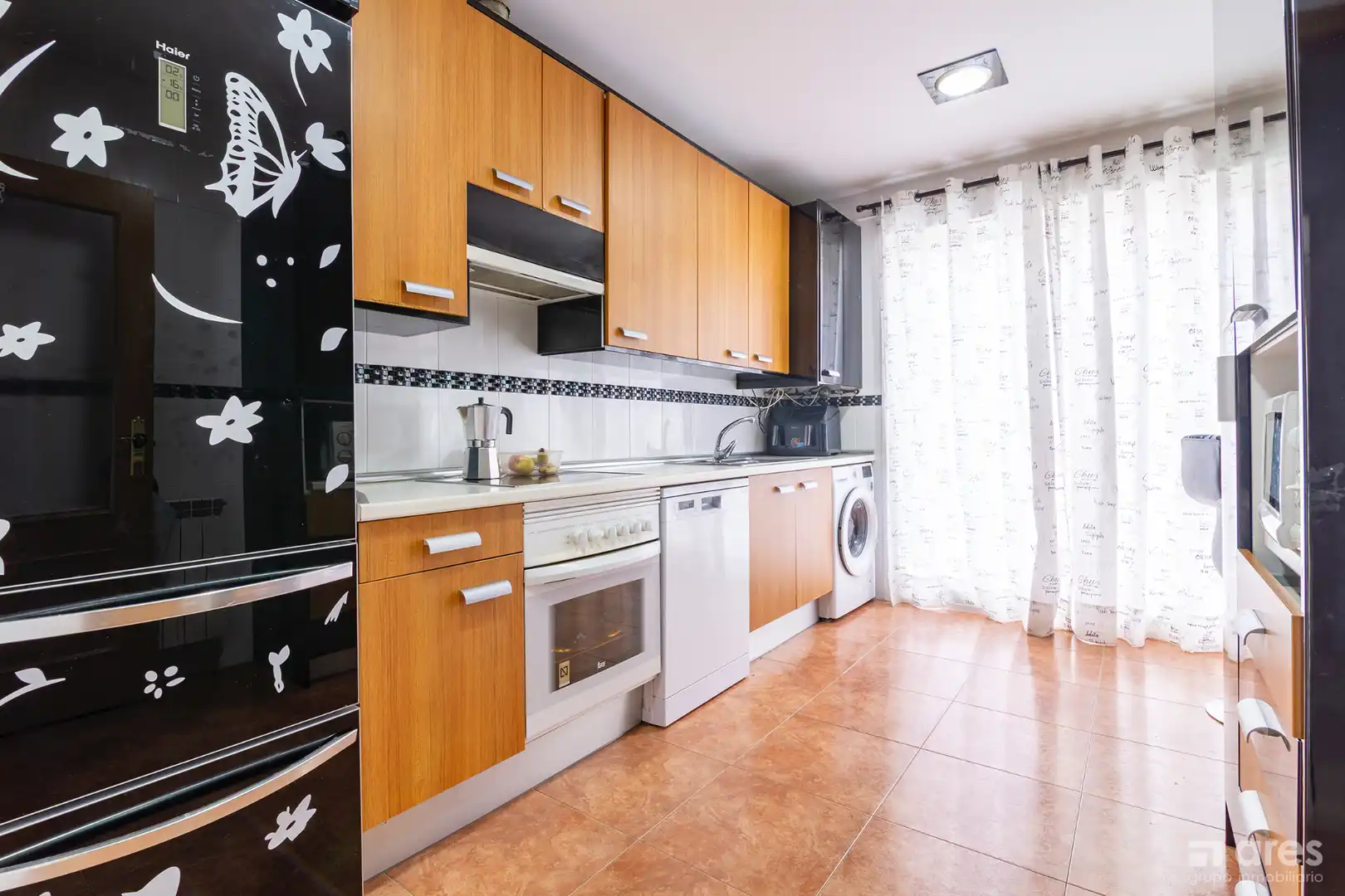 Kitchen of Detached homes for sale in El Viso de San Juan  with Air Conditioner, Heating and Private garden