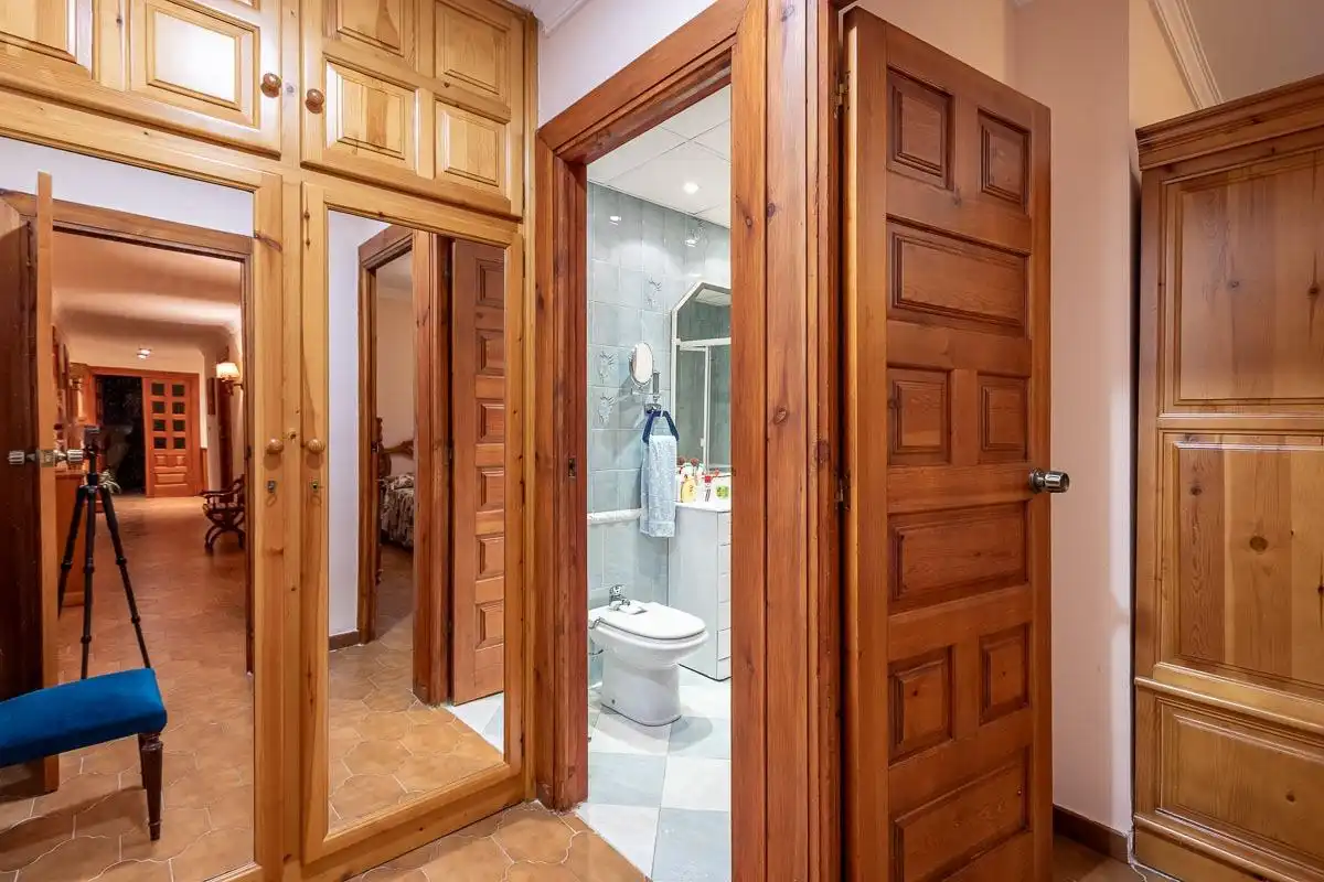 Badezimmer von Wohnung zur Miete in Jun mit Klimaanlage, Heizung und Privatgarten