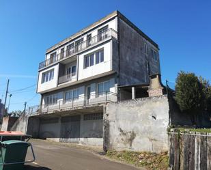 Exterior view of Building for sale in Oleiros