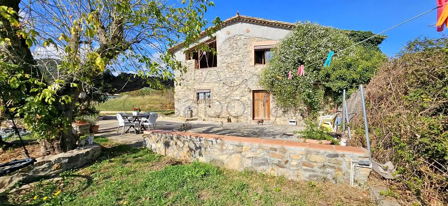 Casa rústica con jardín en venta en Brunyola i Sant Martí Sapresa