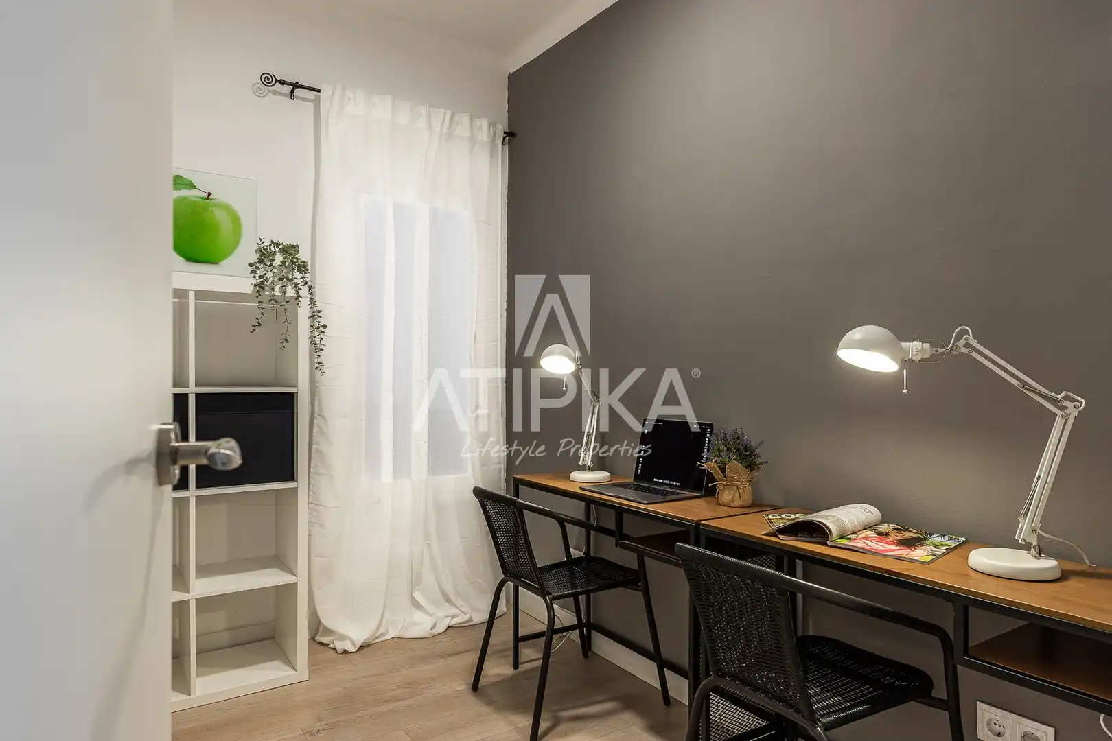Bedroom of Flat for rent in Barcelona  with Air Conditioner, Heating and Parquet flooring